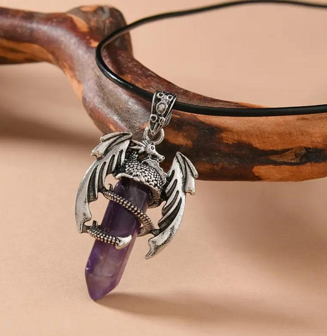 Подвеска в форме дракона с аметистом на шнурке из искусственной кожи 4.4 см. Киев - изображение 1