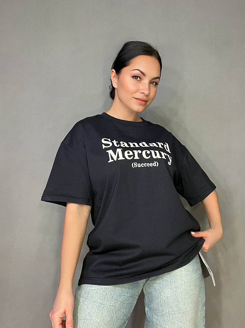 Футболка жіноча A-N 25007 оверсайз подовжена з написом принтом попереду one size, графіт, one size Київ - фото 1