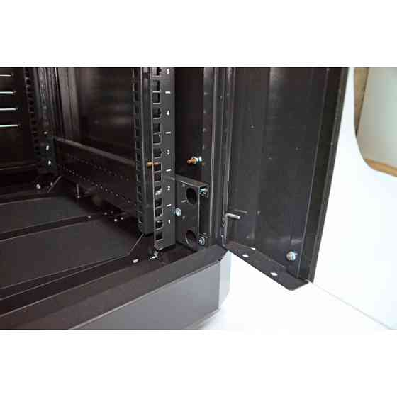 Шафа серверна CMS 28U 610 х 675 UA-MGSE2866MB посилена для мережевого обладнання Київ