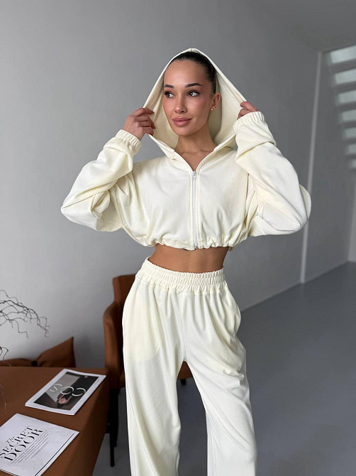 Жіночий велюровий костюм-двійка: худі на блискавці та штани Молочний, 42/44 Одеса - фото 5