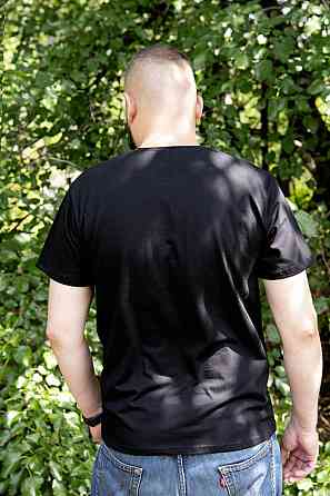 Вышиванка  мужская с коротким рукавом черная, футболка с вышивкой 