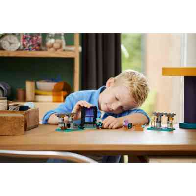 Конструктор LEGO Minecraft Зброярня 203 деталей (21252) Вінниця