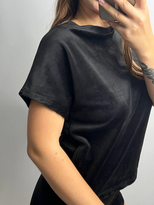 Пижама женская футболка + шорты из плюшевого велюра Черный S Харьков - изображение 3