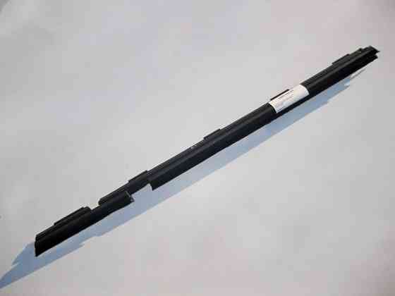 Mercedes-Benz  A2057350365 Внутрішня планка ущільнювача під скло задніх лівих дверей C-Class W205 Одеса