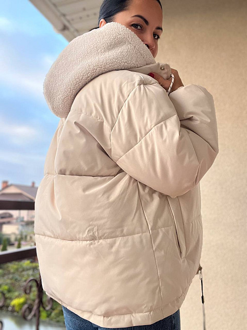 Куртка жіноча Lady Yep 8096 оверсайз з капюшоном і хутром тедді бежева, бежевий, 44 Київ - фото 14
