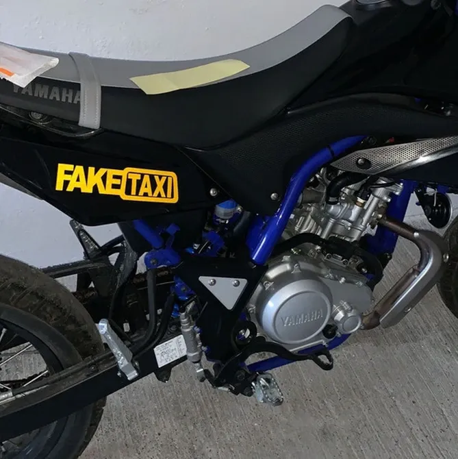 Наклейка на авто-мото FakeTaxi светоотражающая Киев - изображение 3