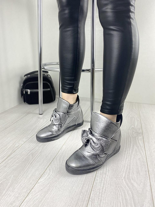 Жіночі снікерси 2415 срібні натуральна шкіра демісезонні підошва 2/7 см розмір 38 (3233) Коломия - фото 2