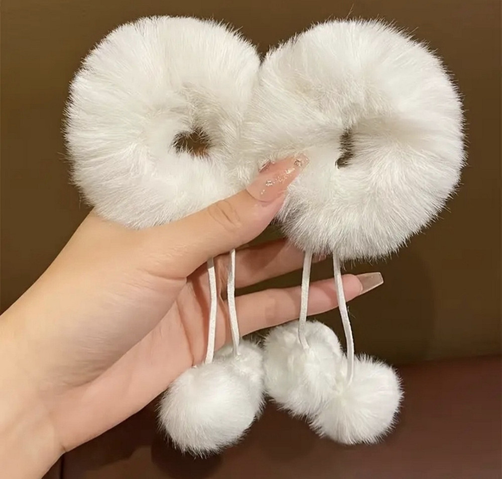 Гумки для волосся з хутра 2 шт Сміла - фото 4