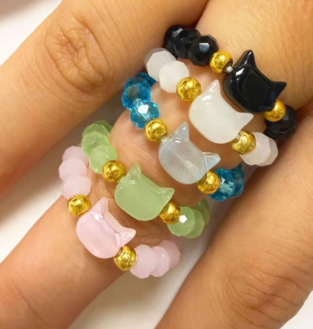 Кольцо кошка из бусин смола эластичное 7 см — кольцо с котиком kawaii, случайный цвет Киев - изображение 1