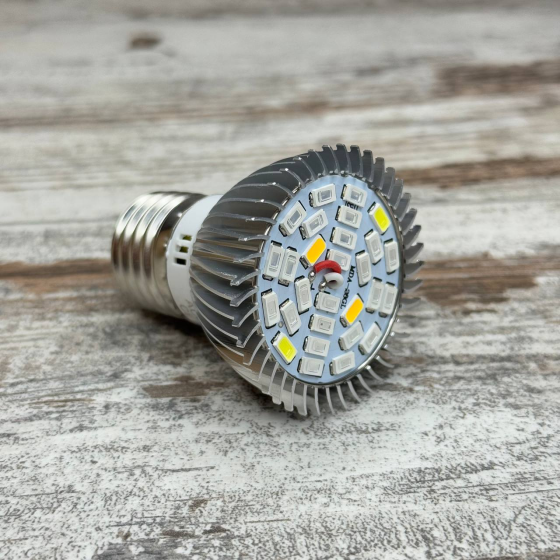 Фитолампа для растений E27 28LED 8Вт, полный спектр, светодиодная лампа с радиатором охлаждения Киев
