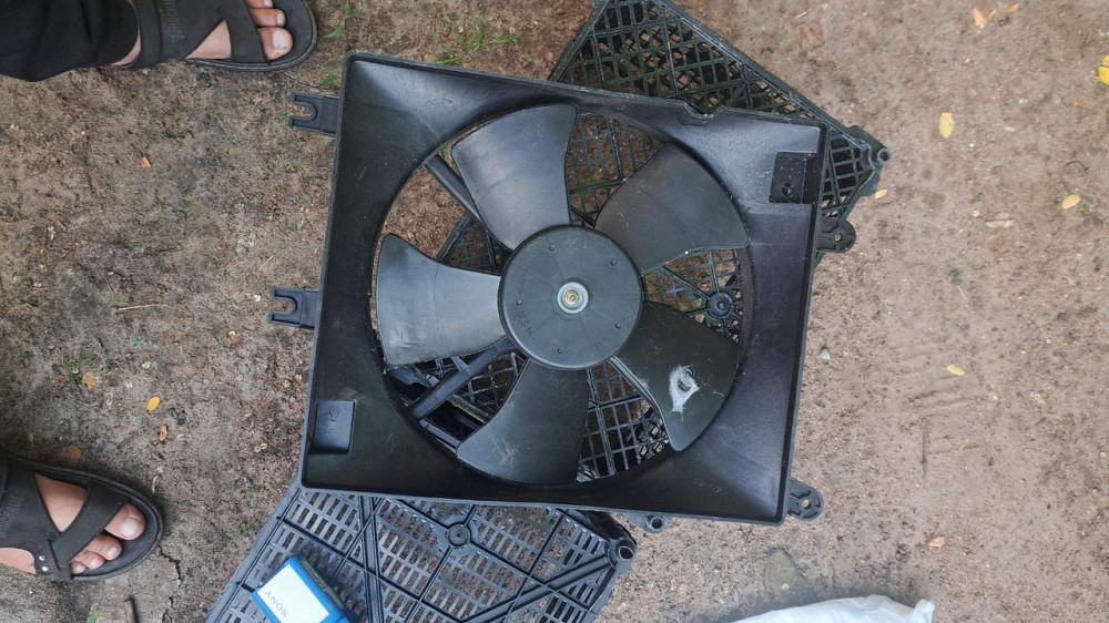 Диффузор в сборе с вентилятором для Chevrolet Lacetti 2003–2012 годов. Киев - изображение 1