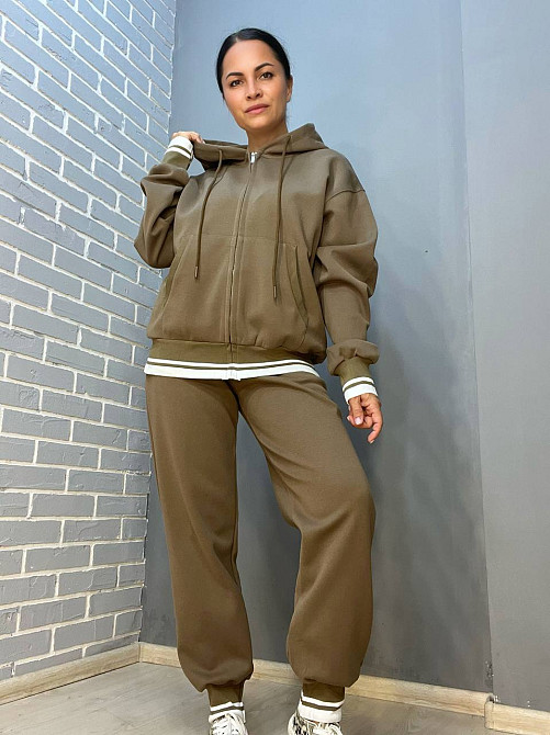 Костюм женский A-N 2743 брюки джоггеры и худи с карманами на молнии с резинка с капюшоном с белой полоской коричневый, коричневый, XL Киев - изображение 14