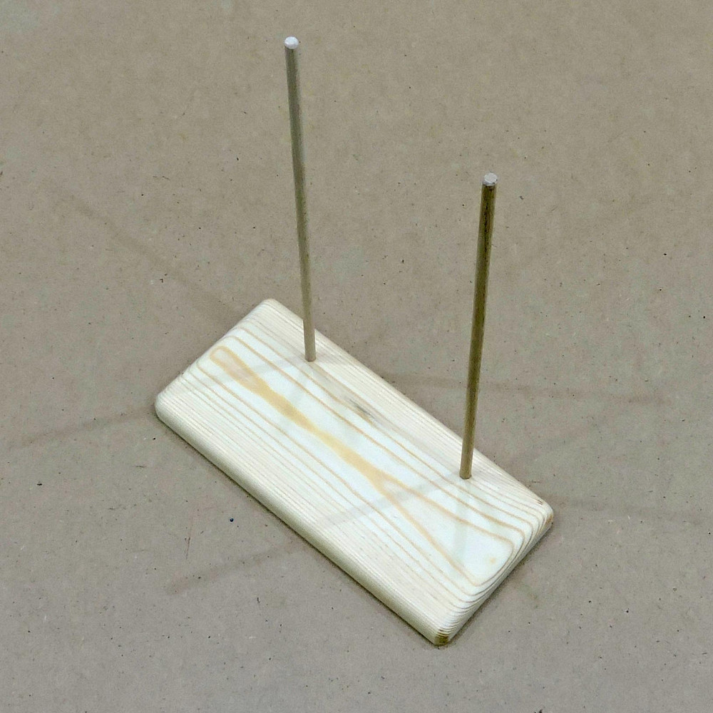 Подставка для кукол 