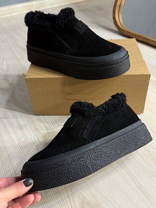 Ботинки женские Hengji 660-1 замшевые кеды на меху черные, 38, 24 см Киев - изображение 7