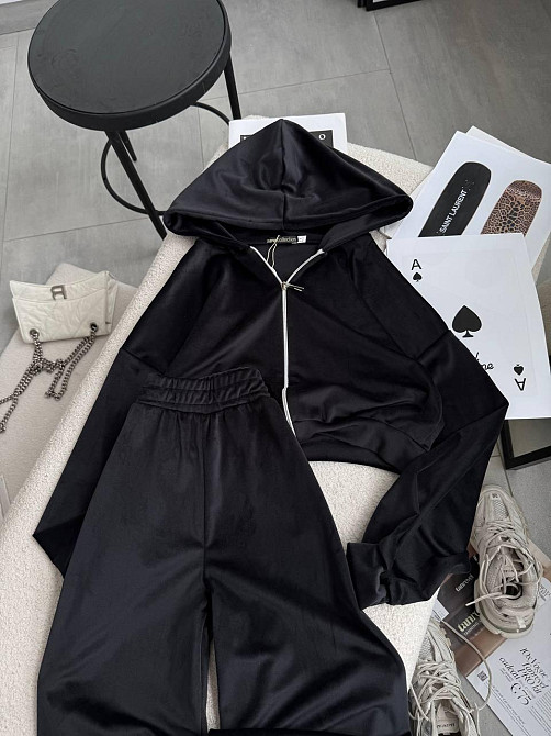 Жіночий стильний прогулянковий костюм-двійка: кофта та штани в спортивному стилі велюр Чорний, 42/44 Одеса - фото 4