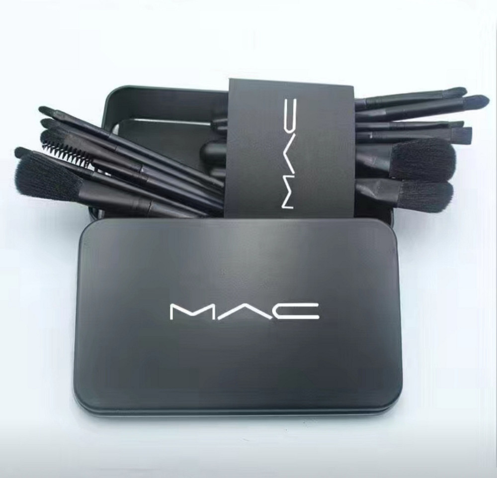 Набір пензлів для макіяжу M.A.C у металевому кейсі 12 шт Black Киев - изображение 1