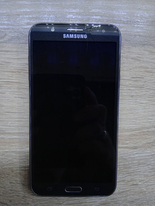Б/У Смартфон Samsung SM-J700H/DS (Galaxy J7) 2 SIM, 5.5