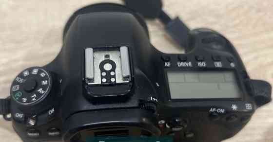 Фотоаппарат Canon D6 вместе с Объективом. Киев