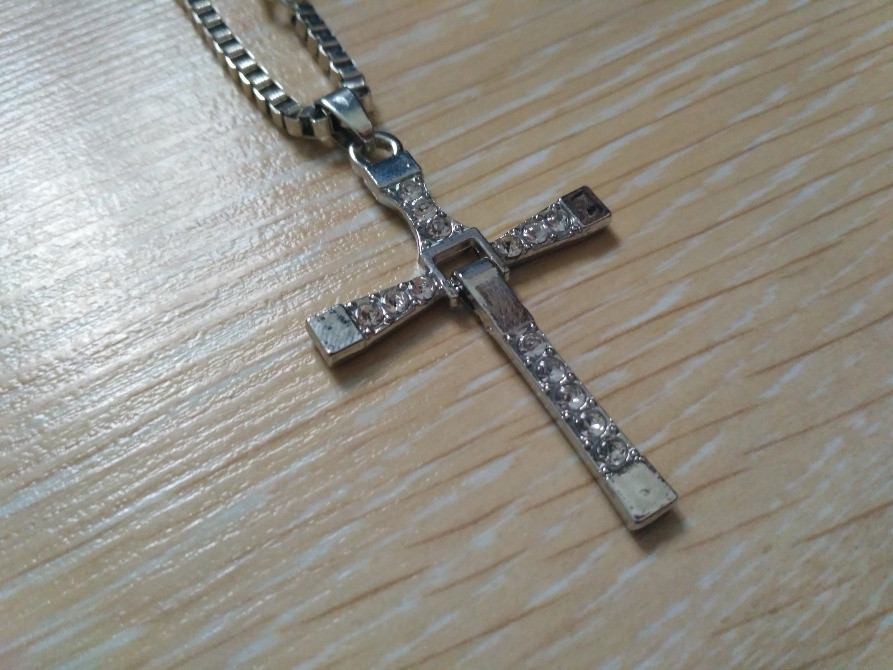 Хрестик Домінік Торетто на дзеркало в авто Київ - фото 4