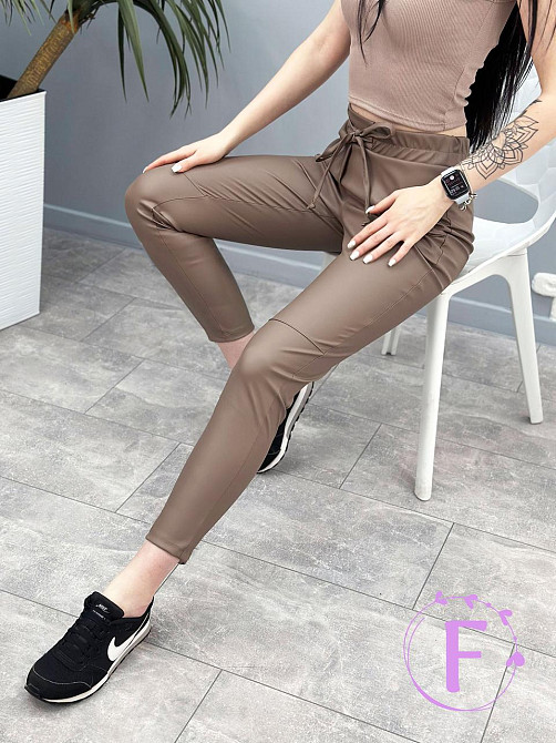 Демісезонні штани з екошкіри "Richy" (тонкі) оптом | Норма Мокко, 42 Київ - фото 2