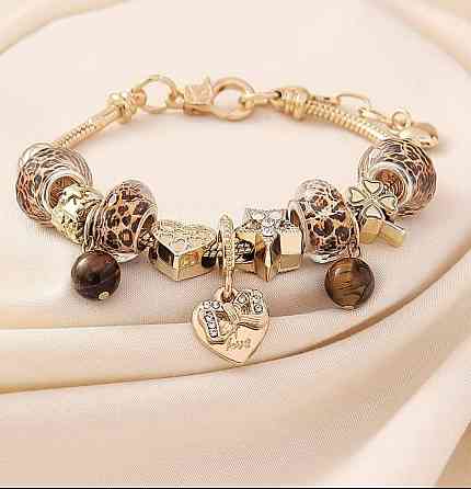 Браслет з підвісками та тигровим оком – золотистий декор Київ