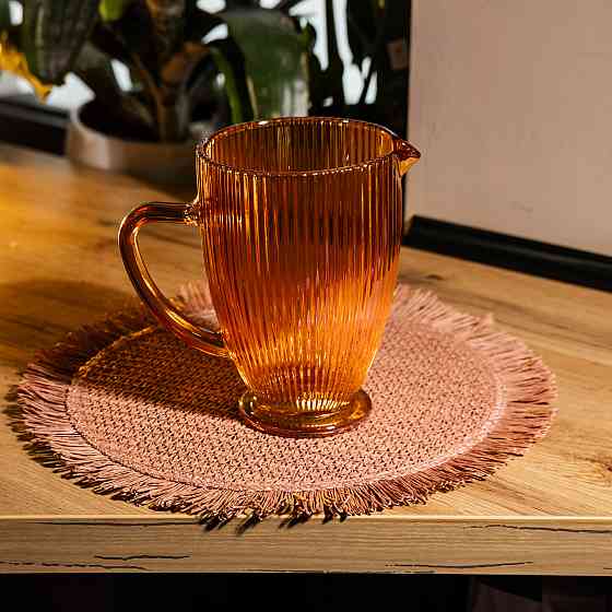 Глечик скляний для напоїв 1,2 л фігурний Бурштиновий HP-19-213 Коломыя