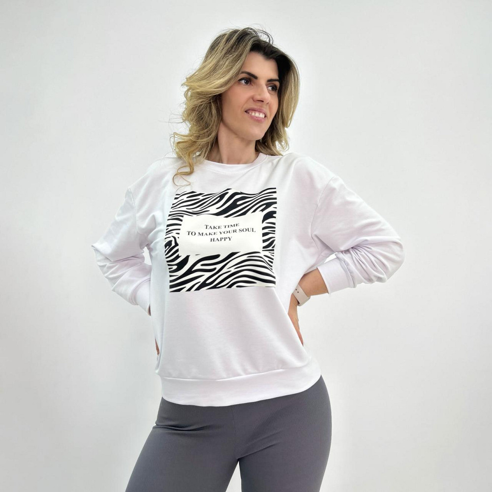 Женский свитшот с анималистичным принтом 