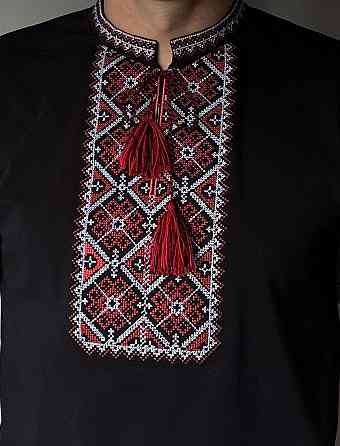 Чоловіча Футболка вишиванка чорного кольору Київ