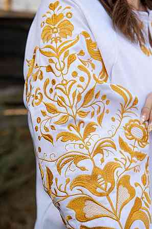 Вишиванка жіноча, лляна, біла з довгим рукавом, топ Київ