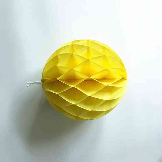 Шар сота из бумаги 20 см желтый Киев