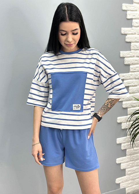 Легкий спортивный костюм в полоску 