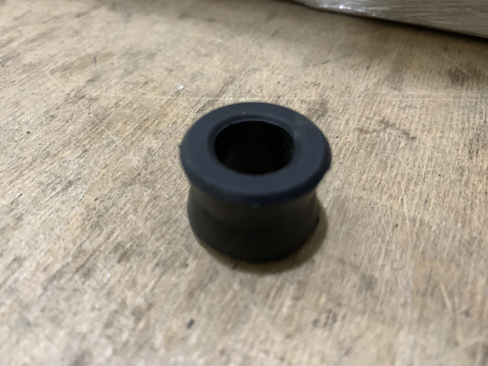 Сайлентблок амортизатора мотоцикл Ява Мукачево - изображение 1