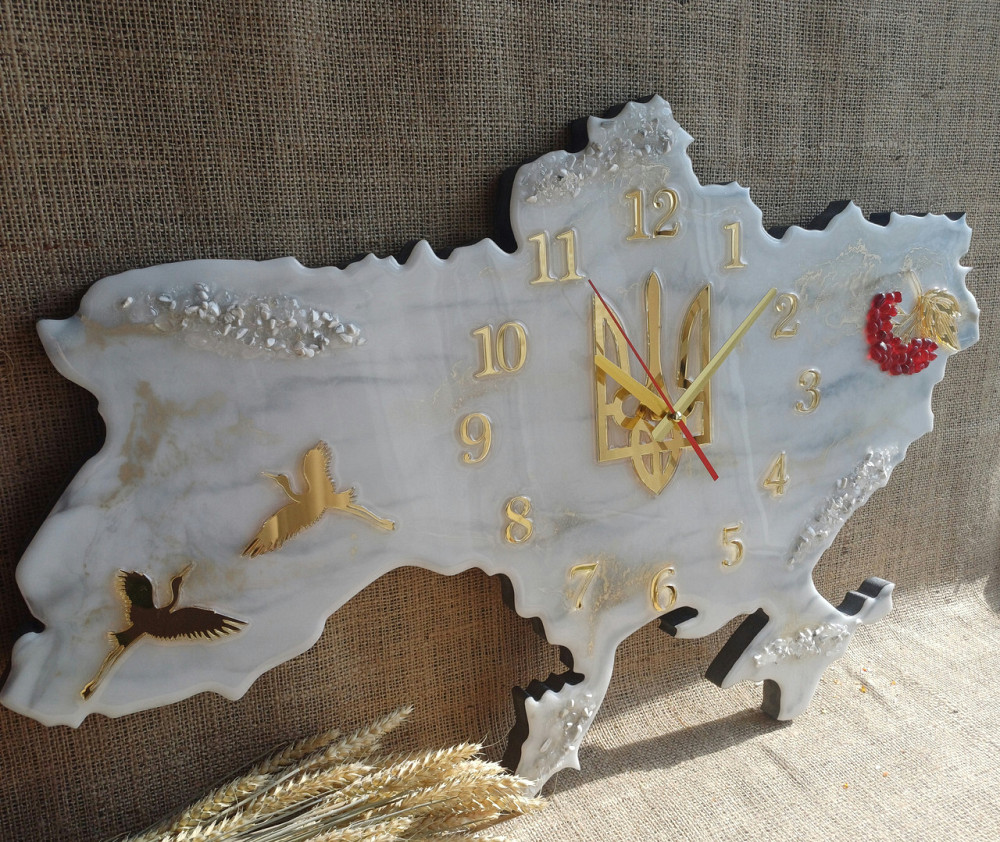 Годинник настінний 100*65 см з епоксидної смоли ручної роботи "Карта України" Дніпро - фото 5