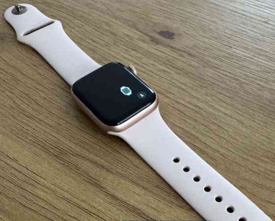 Смарт- часы Apple Watch SE 2 Gen 40mm. Rose Gold. Киев