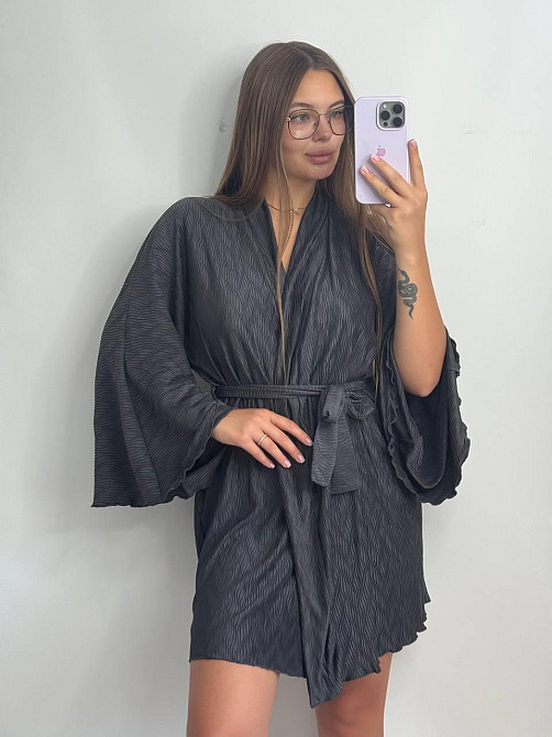 Жіночий халат із тканини стрейч-плісе з поясом Графіт Харків - фото 3