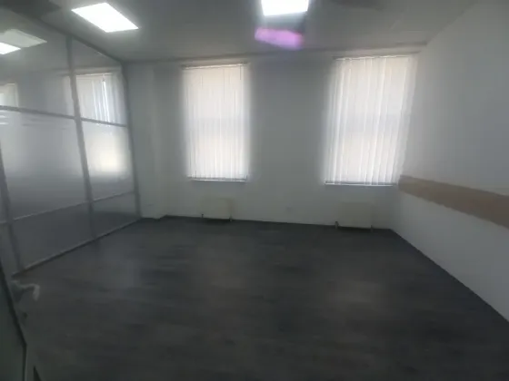 Офис в самом центре города. Генерация электроэнергии. Ремонт, все свежее и новое. Роскошный вид на город. Днепр