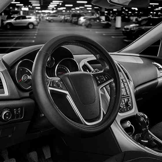 Чехол на руль Carlife 39-41см, кожа, черный, белая резина, один шов SW340L Львов