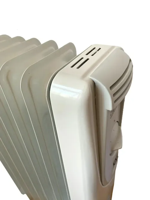 Масляний обігрівач Термія H0612 6 секцій 1.2 кВт електрорадіатор з термостатом з захистом від перекидання підлоговий на колесах Тернопіль - фото 2