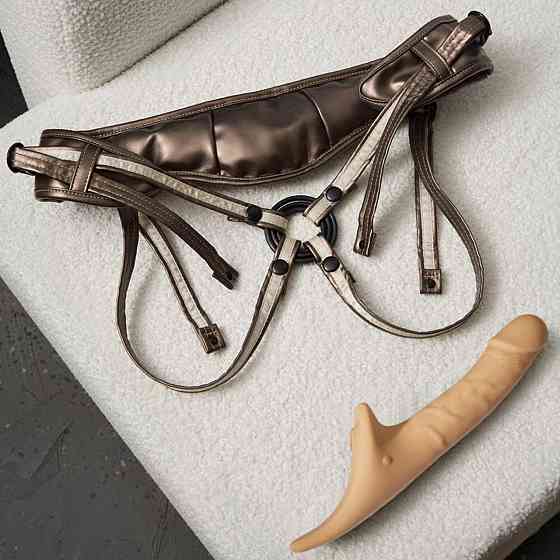 Вибронасадка для страпона с вакуумной стимуляцией Strap-On-Me Multi Orgasm Realistic Dildo L Vanilla Sex Aura Киев