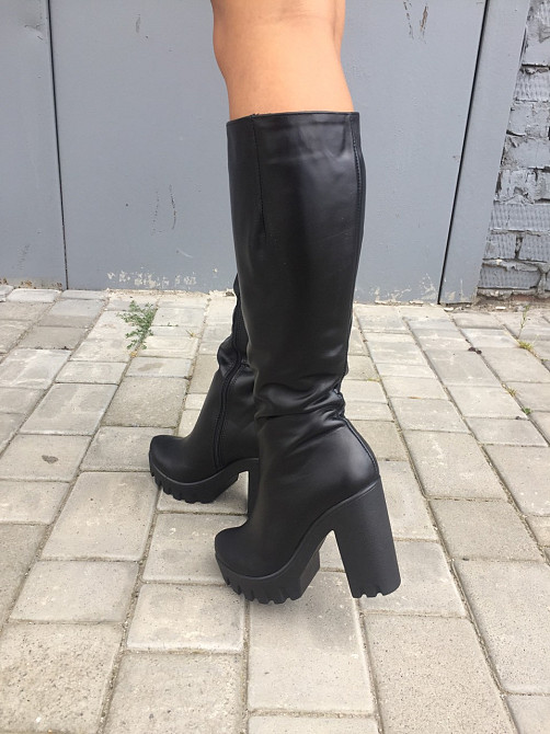 Стильні чоботи жіночі демісезонні весна-осінь на стійкому каблуці чорні, натуральна шкіра 2561 Коломыя - изображение 7