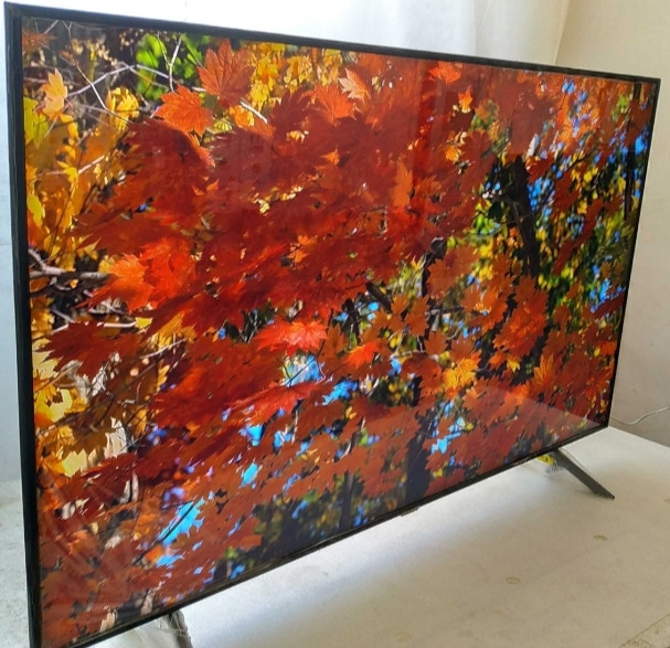 Телевизор Безрамный: 70