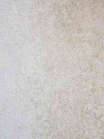 Шпалери вінілові на флізеліні Grandeco Anastasia метрові смуги розмиті під штукатурку пісочні білі срібло Київ