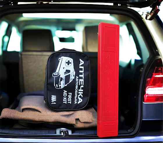 Комплект первой помощи Аптечка и аварийный знак Киев