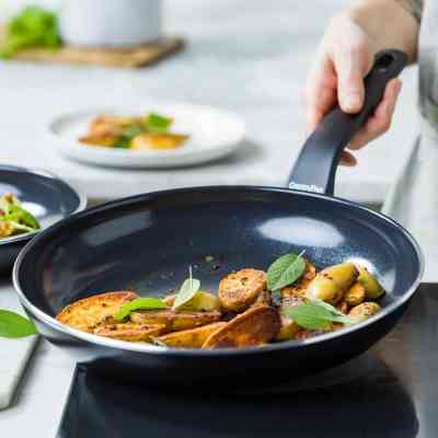 Сковорода GreenPan Essence Perforated Base, 24 см з керамічним покриттям (CC009039-001) Вінниця