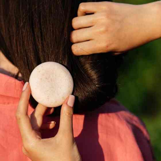 Твердий шампунь з рициновою олією для всіх типів волосся Ukrainian Rose 45 г Київ