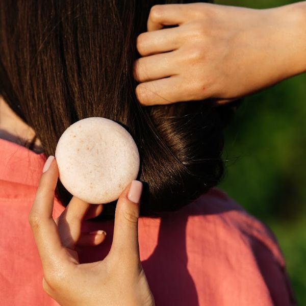 Твердий шампунь з рициновою олією для всіх типів волосся Ukrainian Rose 45 г Київ - фото 3