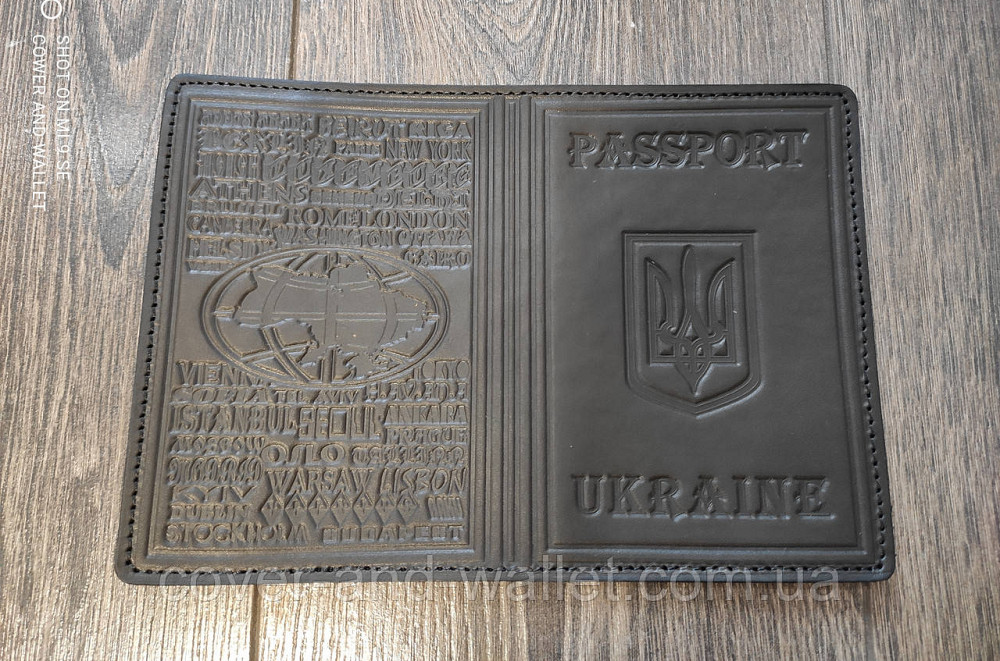 Шкіряна обкладинка на паспорт із тисненням «Герб України» з прозорим вікном Puos Київ - фото 5