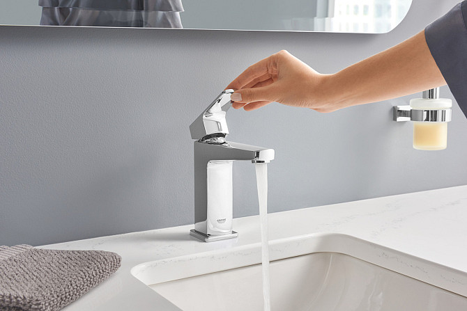 Дозатор жидкого мыла Grohe Essentials Cube New (40756001) Киев - изображение 3