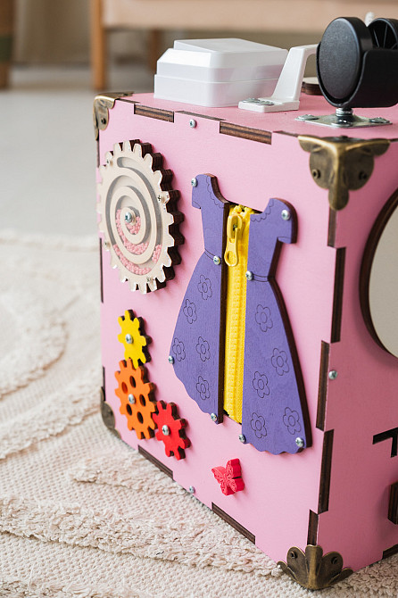 Маленький Бізікуб рожевий 23*23*23 Розвивальний куб для дівчинки Бізіборд Тернопіль - фото 7