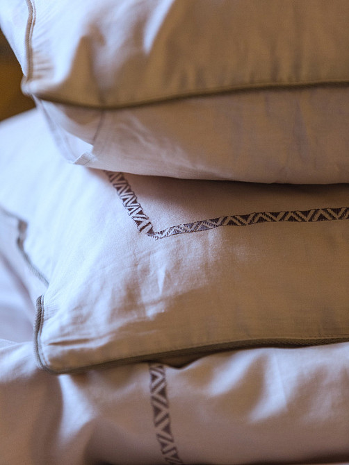 Ecotton Комплект постільної білизни Ecotton Євро з вишивкою та кантом Shifting Sand в чохлі для Коломия - фото 2